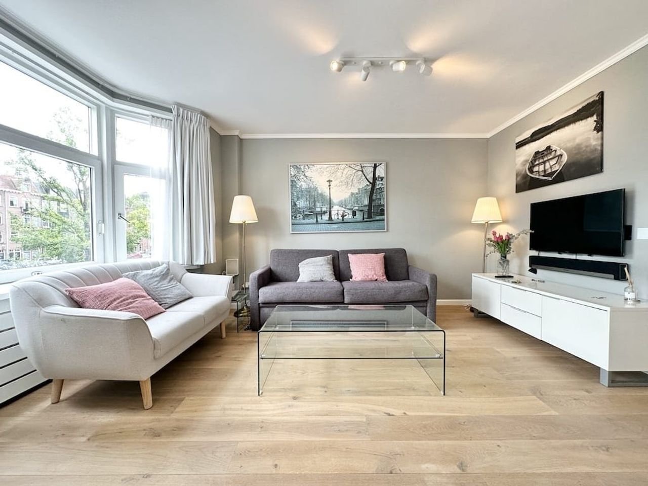 Furnished 2-bedroom apartment - Image 2