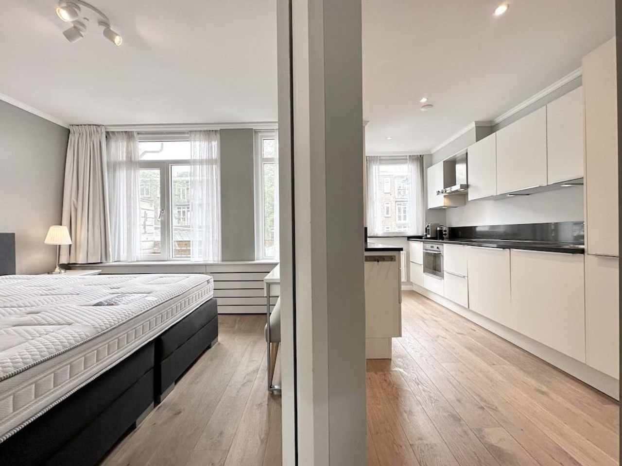 Furnished 2-bedroom apartment - Image 11