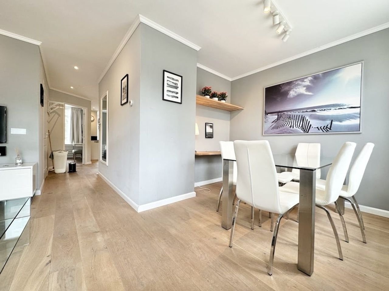 Furnished 2-bedroom apartment - Image 7