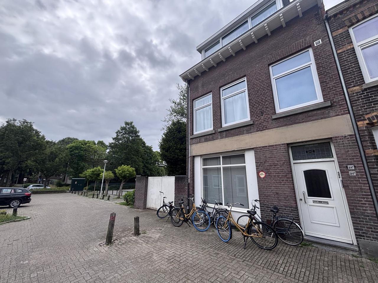A+ studio with air conditioning near the city center - Image 1