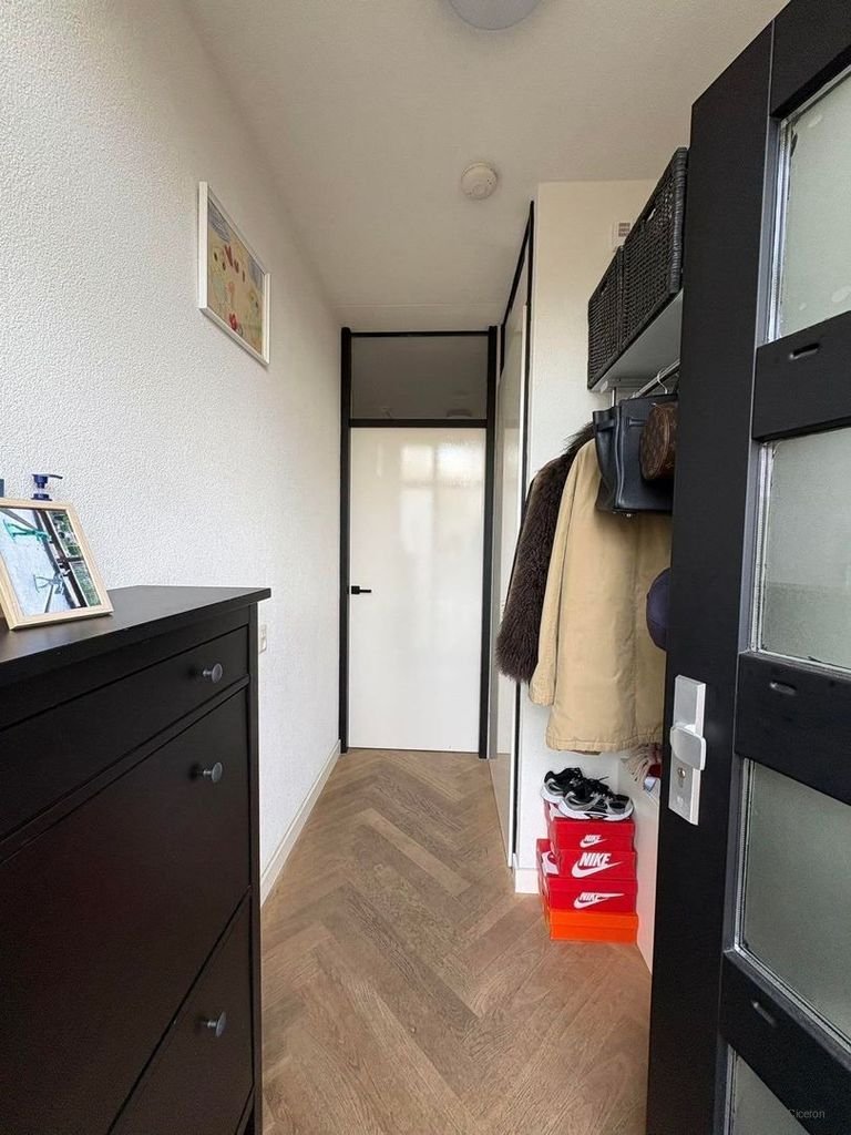 Stylish house with garage in Meerhoven - Image 3