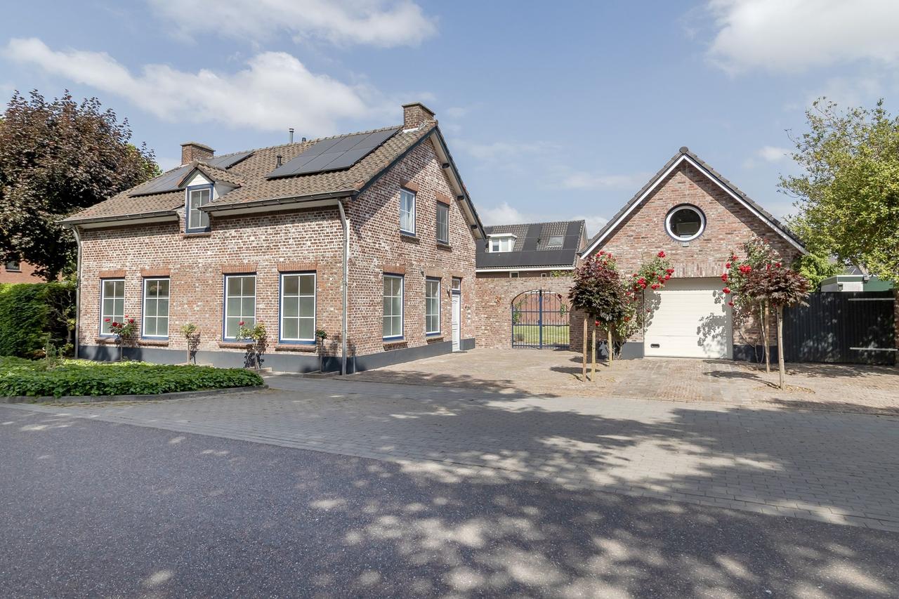 Appartement met tuin en garage in Weert - Afbeelding 1