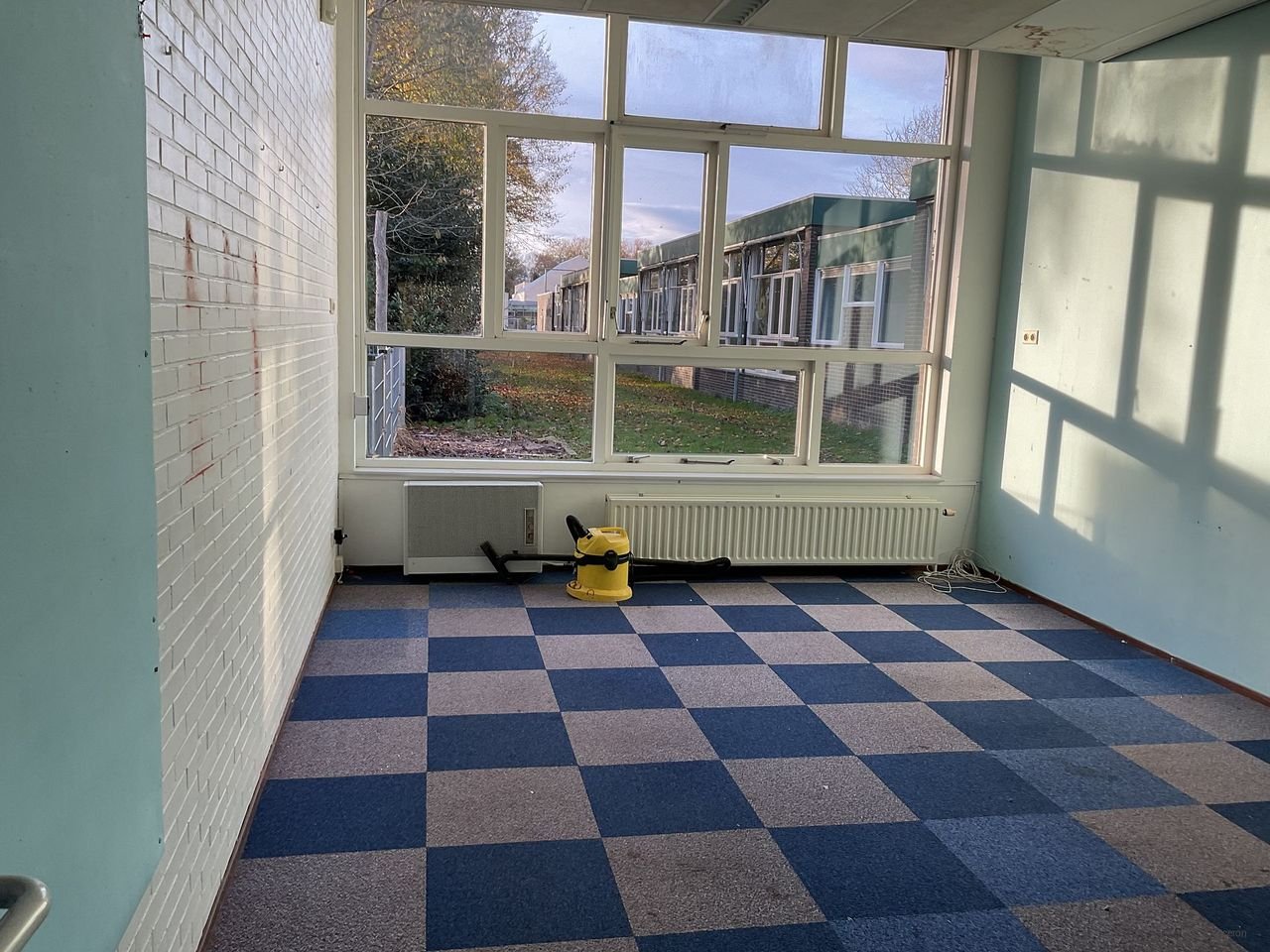 Ruime kamer in schoolgebouw Klazienaveen - Afbeelding 4