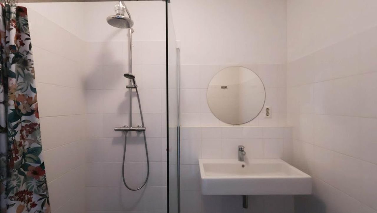 Licht 3-kamerappartement met 33m² terras in Leiden - Afbeelding 11
