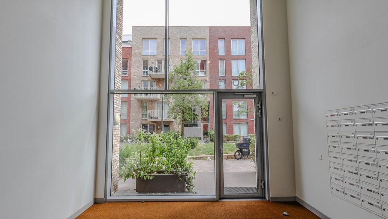 Licht 3-kamerappartement met 33m² terras in Leiden - Afbeelding 13