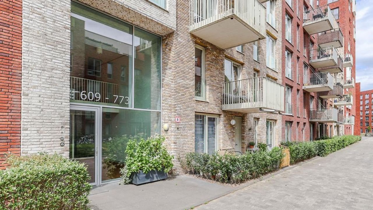 Licht 3-kamerappartement met 33m² terras in Leiden - Afbeelding 2