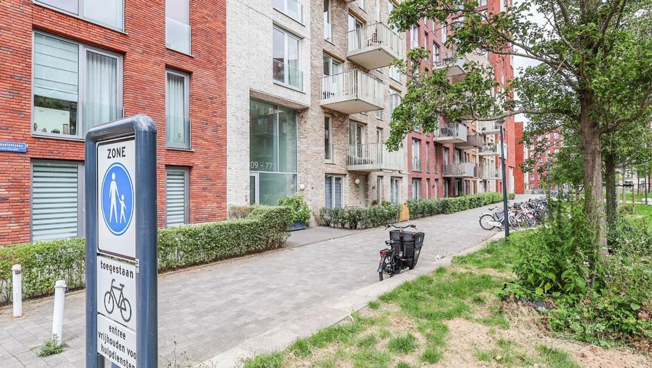 Licht 3-kamerappartement met 33m² terras in Leiden - Afbeelding 17