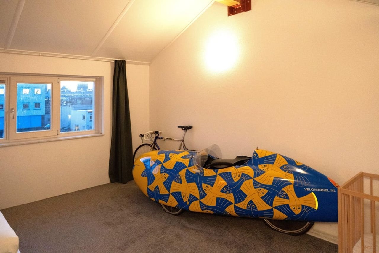 Spacious family home by the water in De Sniep - Image 3