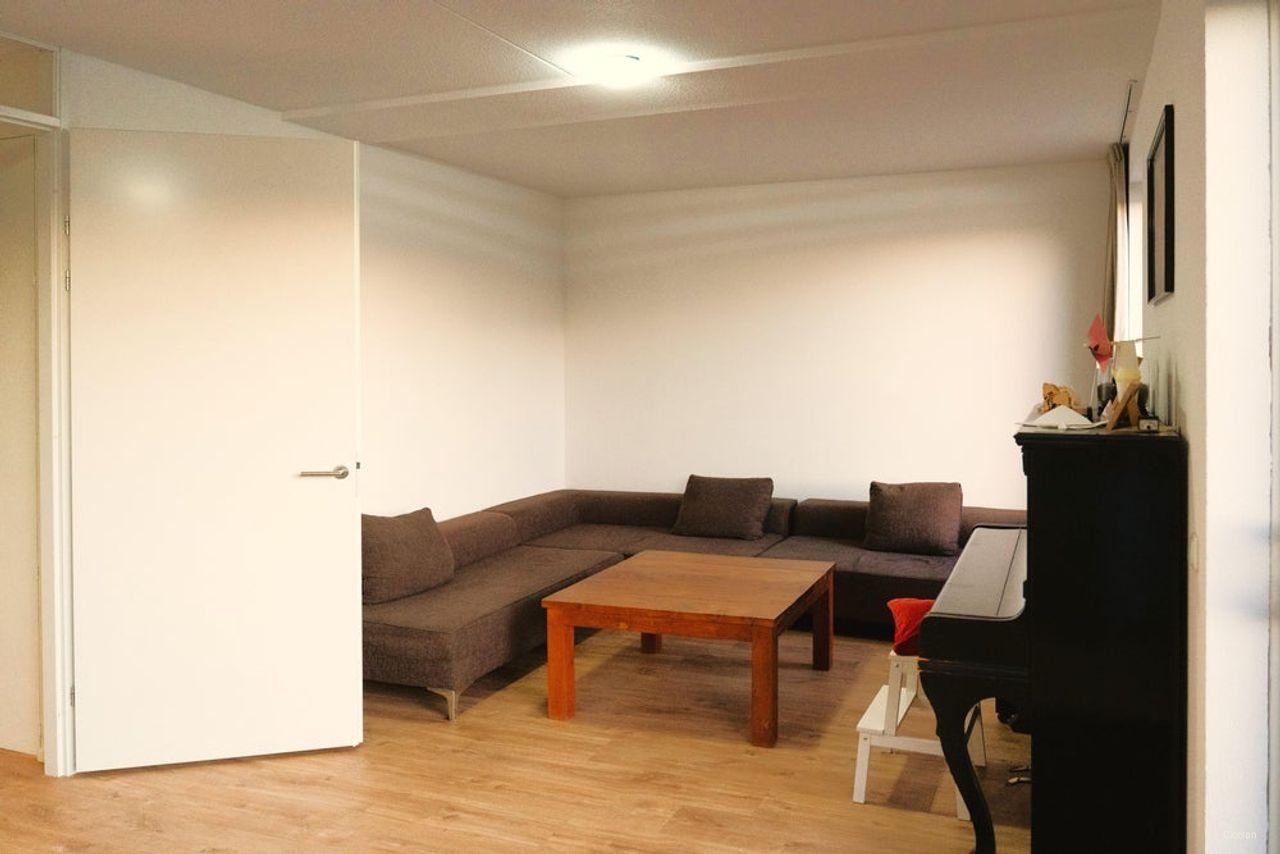 Spacious family home by the water in De Sniep - Image 12