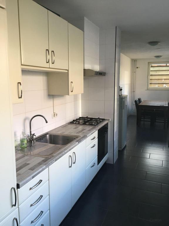 Studio met eigen badkamer in Stratum - Afbeelding 8