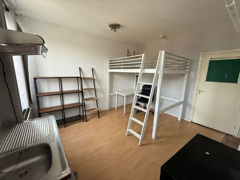 Studentenkamer met eigen keukenblok & terras - Afbeelding 2