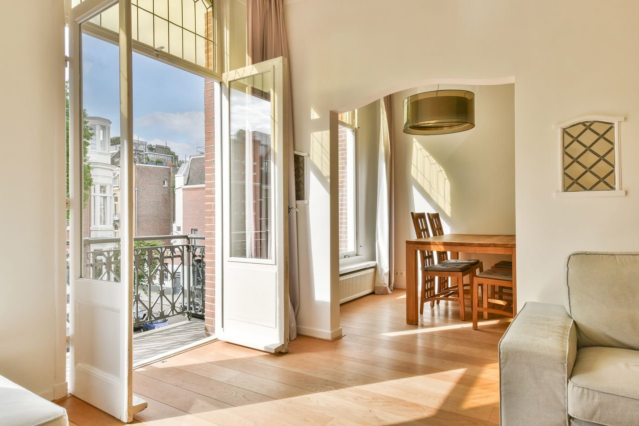 Tijdelijk appartement met twee balkons in Oud-Zuid - Afbeelding 2