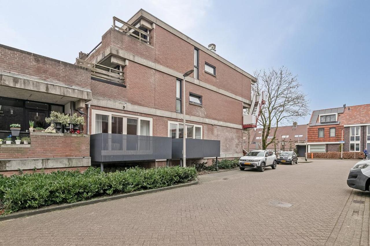 Gemeubileerd 3-kamerappartement - Afbeelding 16