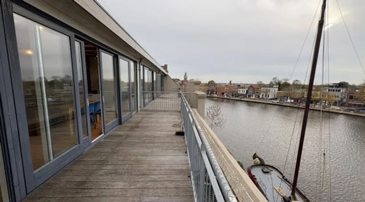 Gemeubileerd pakhuisappartement aan de Zaan - Afbeelding 2