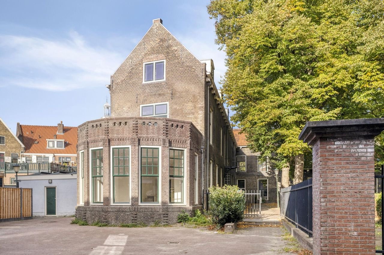 Sustainable living in a historic orphanage - Image 21