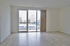 2-slaapkamer met balkon en parking - Afbeelding 4