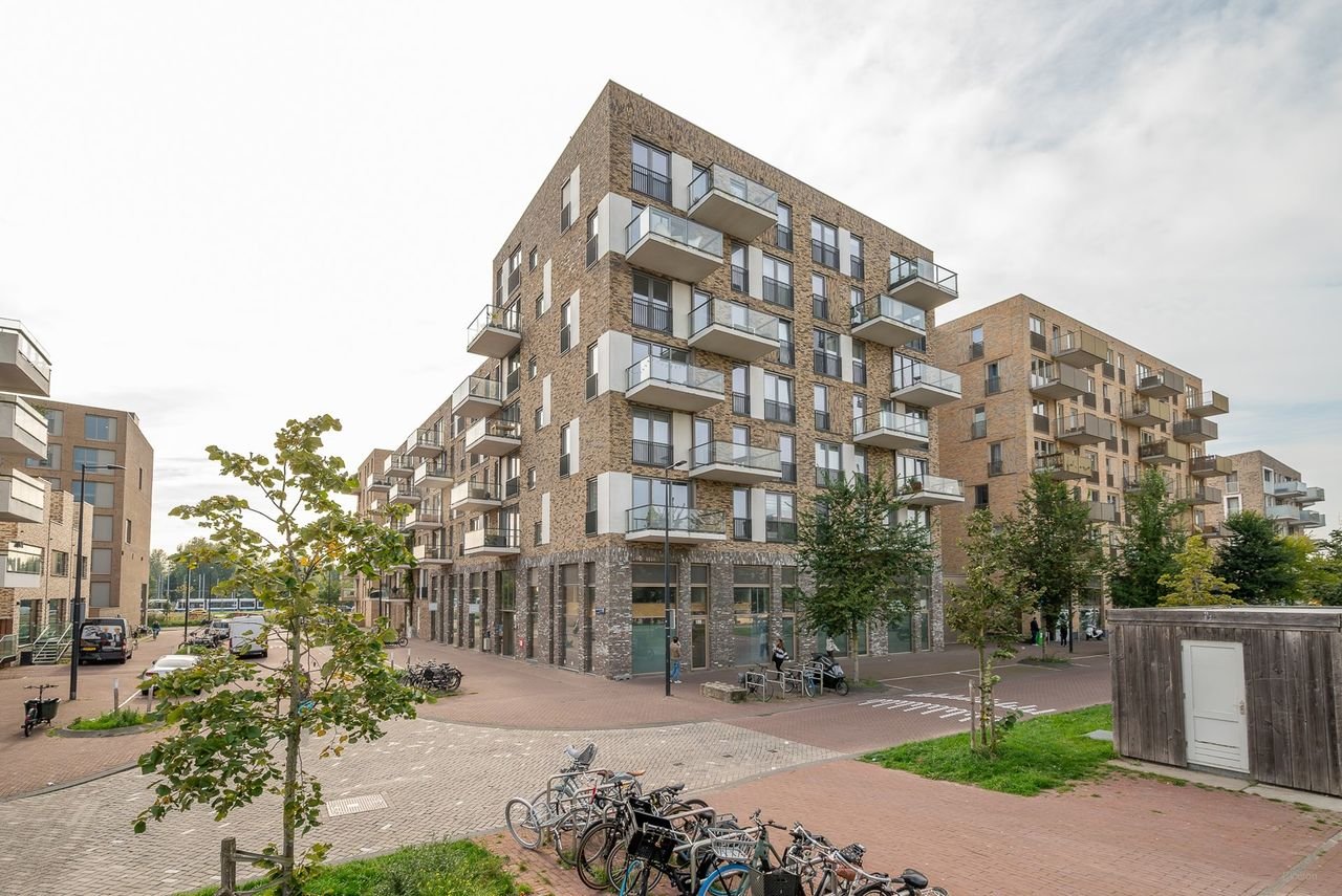 2-slaapkamer met balkon en parking - Afbeelding 1
