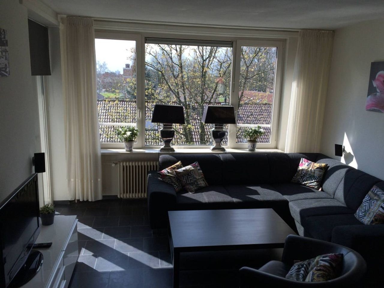 Spacious 4-room apartment with balcony - Image 13