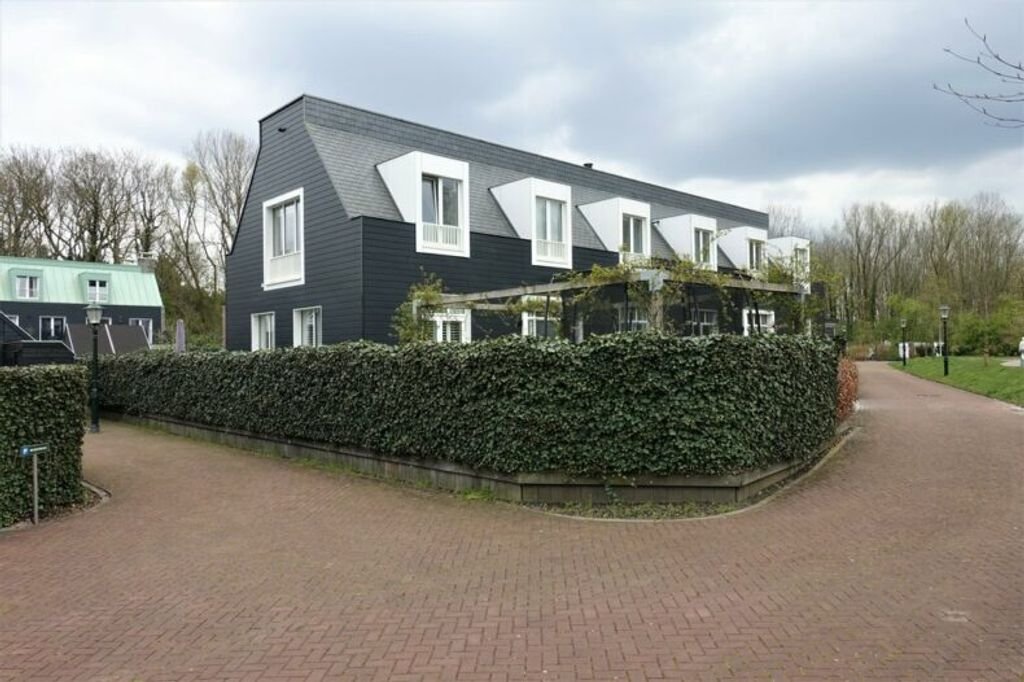 Townhouse on the Vecht with private mooring - Image 2