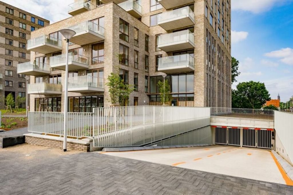 14th-Floor Corner Apartment with Private Parking Space - Image 3