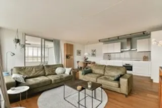 Bovenste etage met lift op IJburg