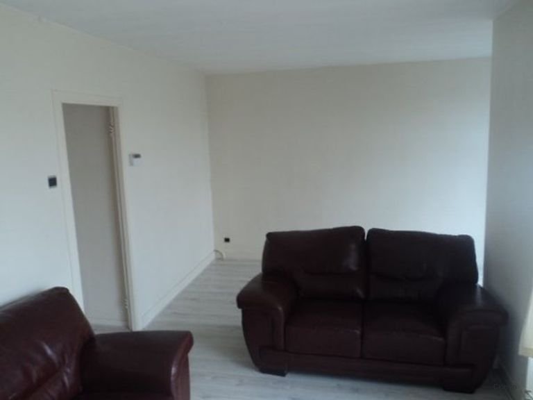 Ruime kamer met balkon in Scheveningen - Afbeelding 2