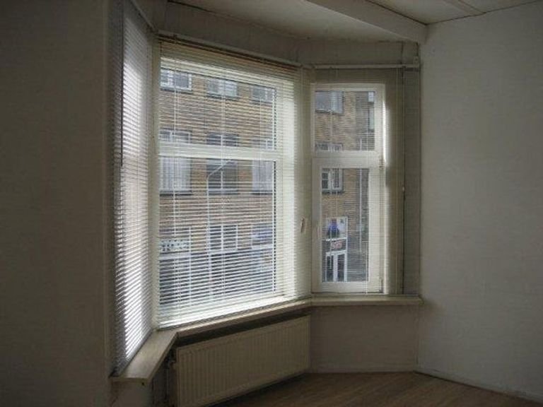 Studio with private kitchen near Laan van NOI - Image 4