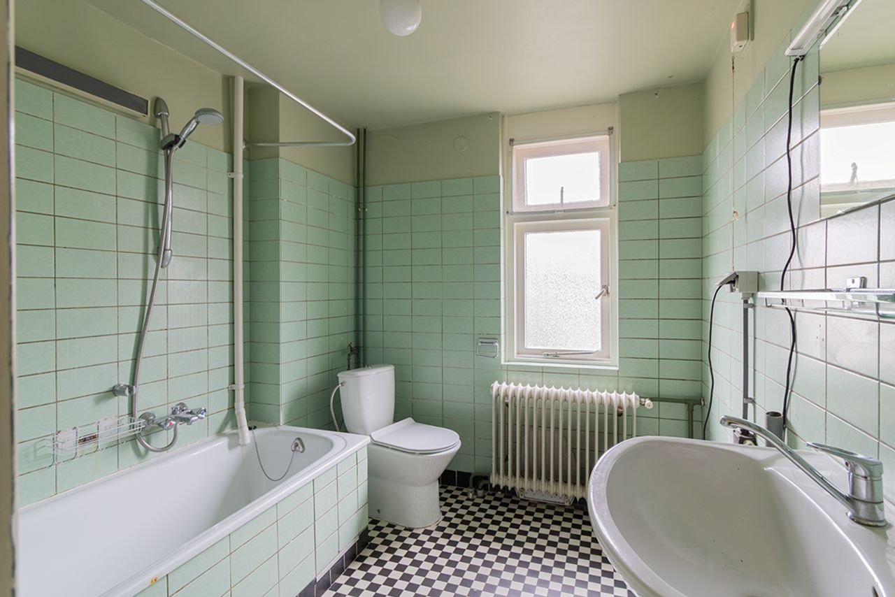 Spacious family home with deep garden in Uithoorn - Image 13