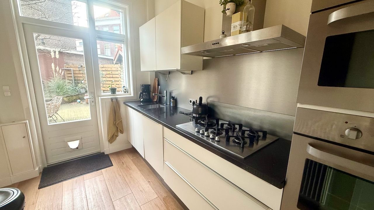 Benedenhuis met tuin aan de Vondelstraat - Afbeelding 10