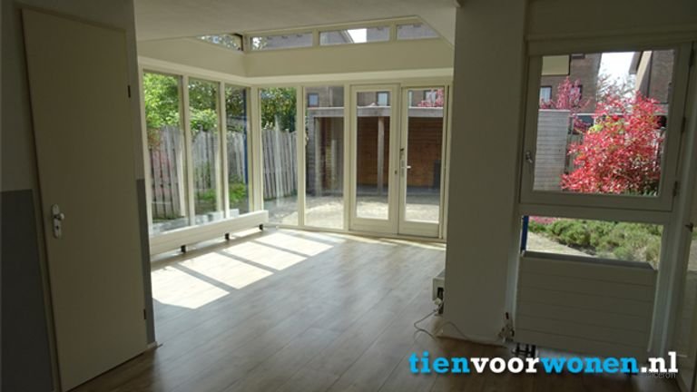 Spacious home with south-facing garden in De Landerijen - Image 9