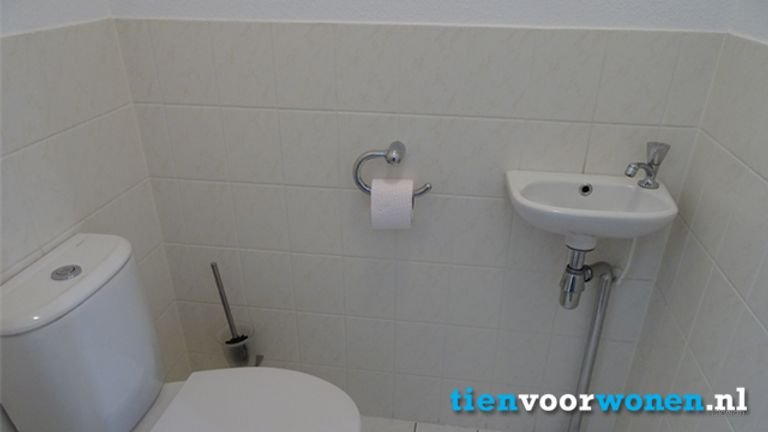 Spacious home with south-facing garden in De Landerijen - Image 11