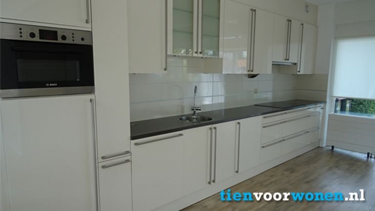 Spacious home with south-facing garden in De Landerijen - Image 6