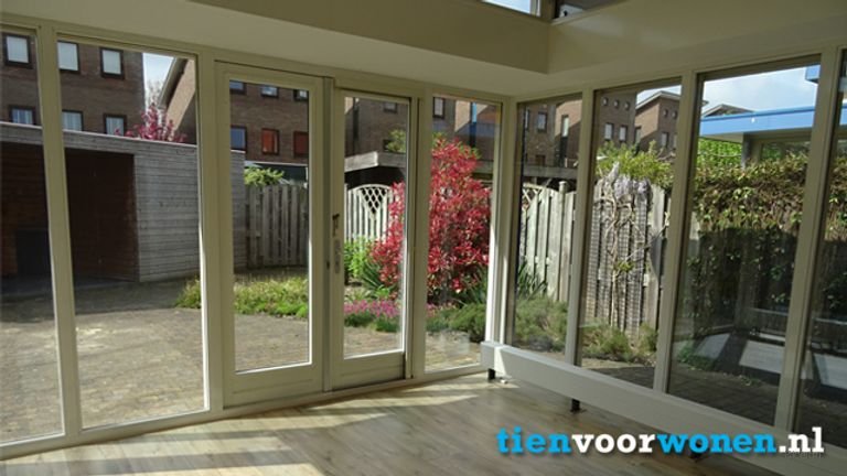 Spacious home with south-facing garden in De Landerijen - Image 10