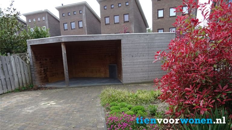 Spacious home with south-facing garden in De Landerijen - Image 17
