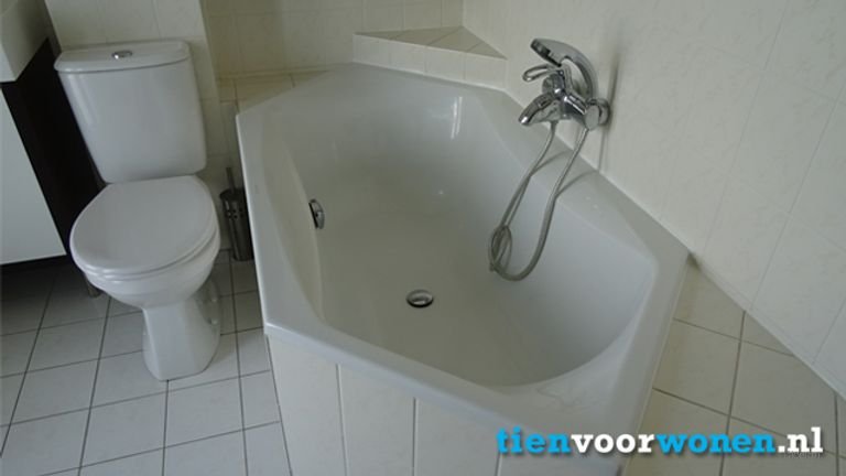 Spacious home with south-facing garden in De Landerijen - Image 14