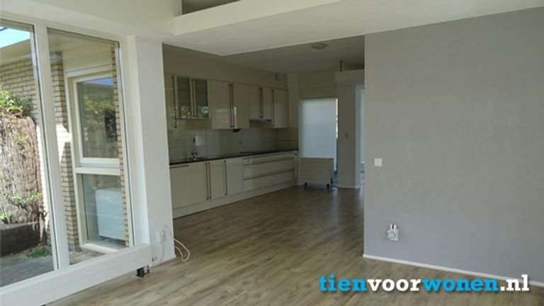 Spacious home with south-facing garden in De Landerijen - Image 7