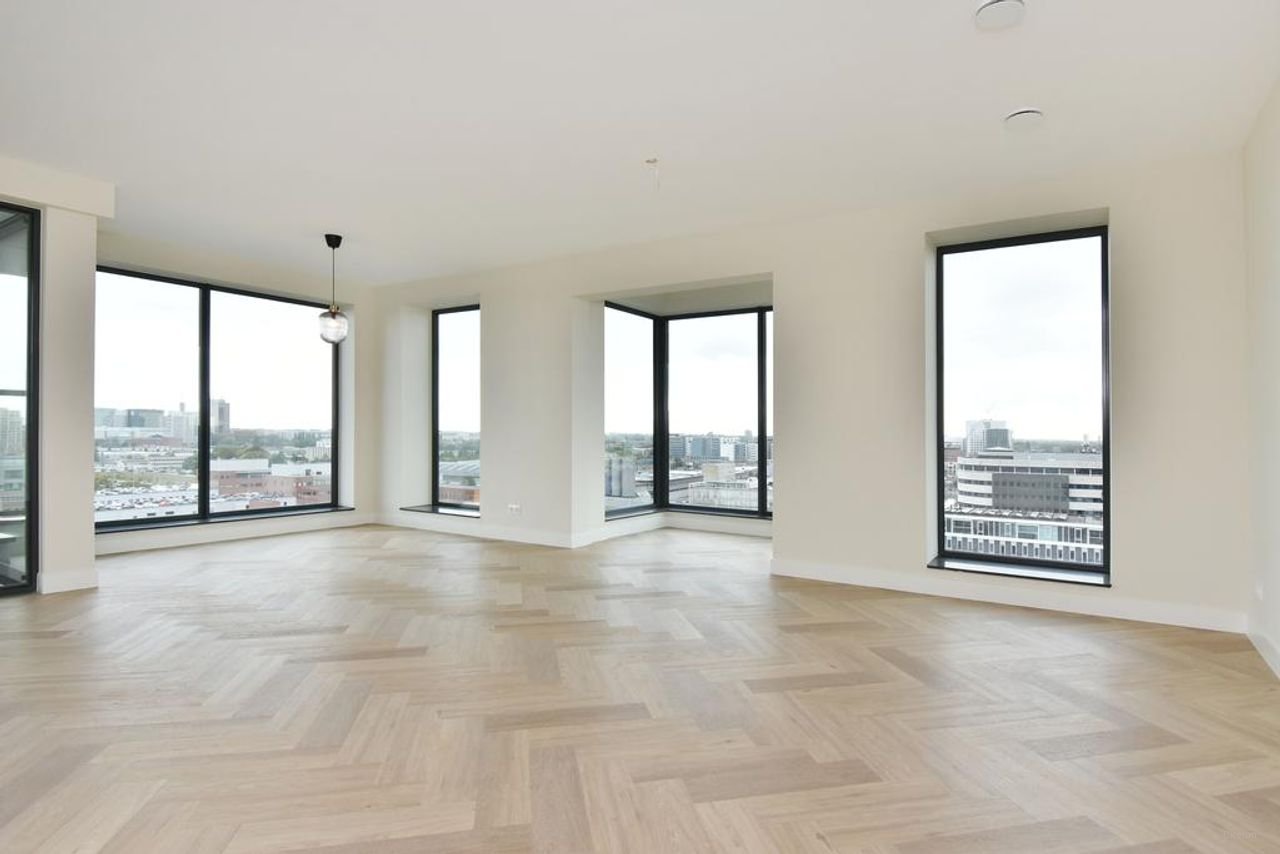 Luxury apartment with skyline view in Binckhorst - Image 17