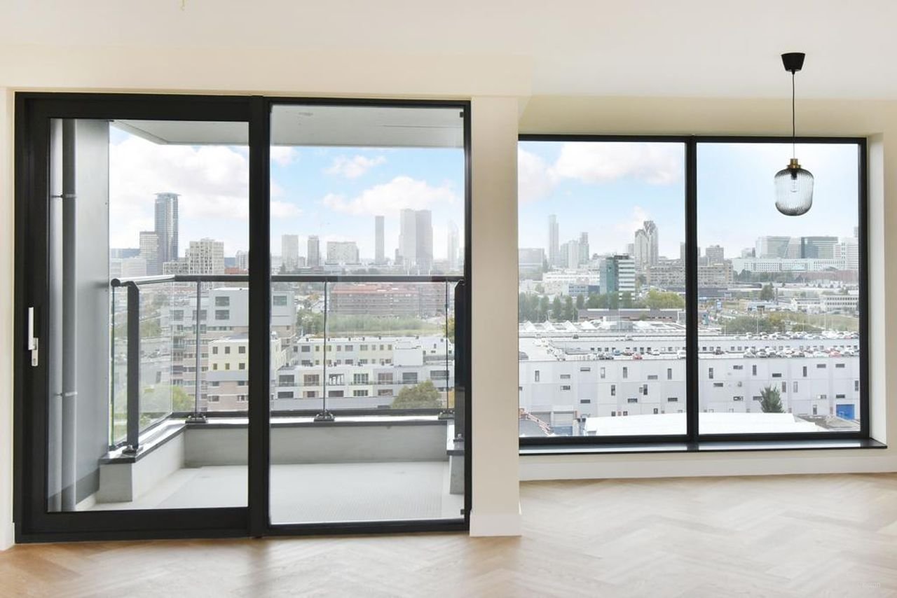 Luxury apartment with skyline view in Binckhorst - Image 15