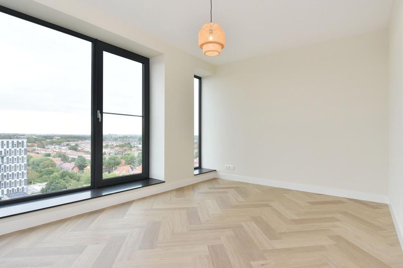 Luxury apartment with skyline view in Binckhorst - Image 24