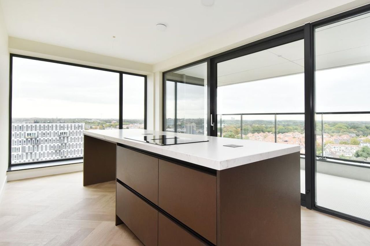 Luxury apartment with skyline view in Binckhorst - Image 1