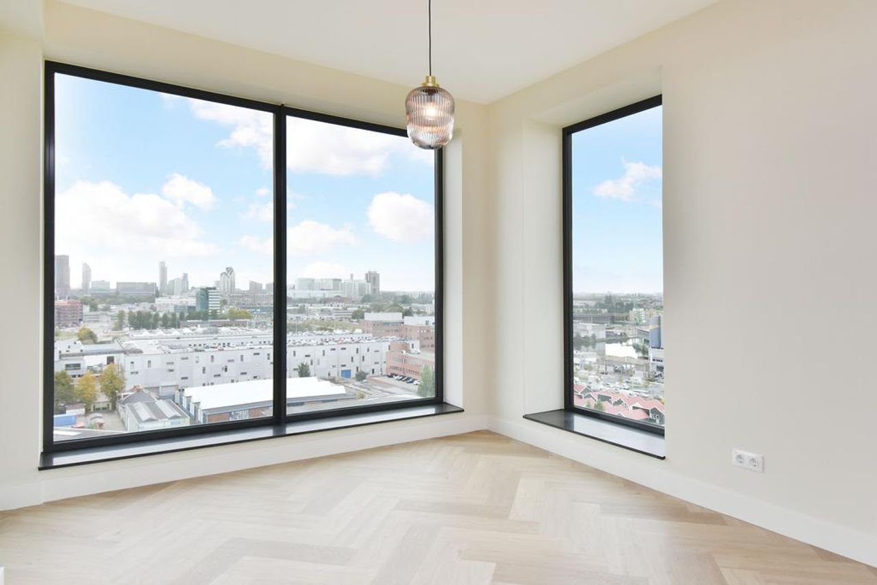 Luxury apartment with skyline view in Binckhorst - Image 20