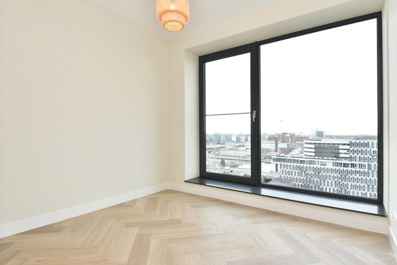 Luxury apartment with skyline view in Binckhorst - Image 23