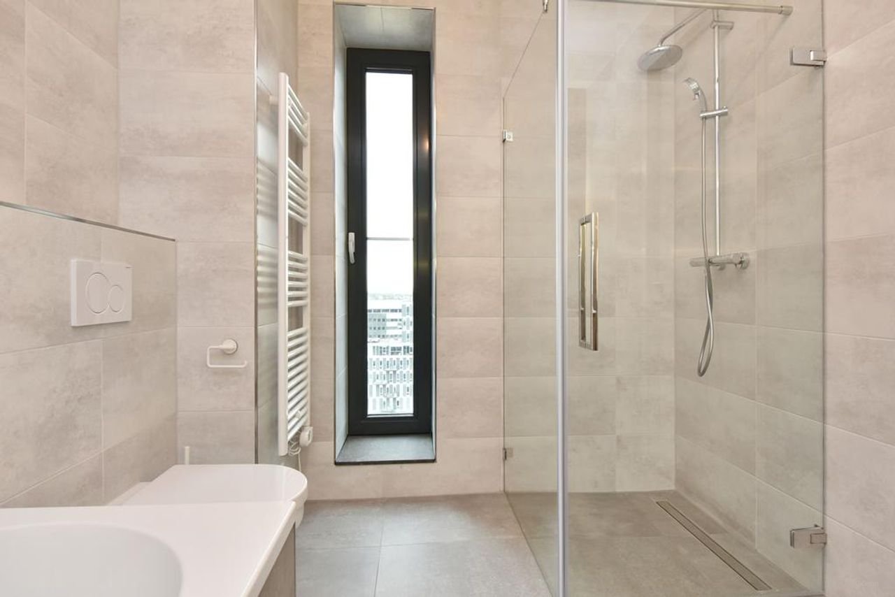 Luxury apartment with skyline view in Binckhorst - Image 26