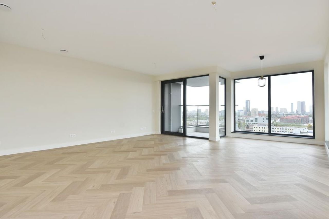 Luxury apartment with skyline view in Binckhorst - Image 13