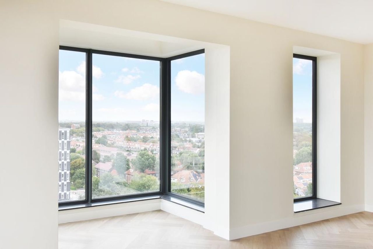 Luxury apartment with skyline view in Binckhorst - Image 19