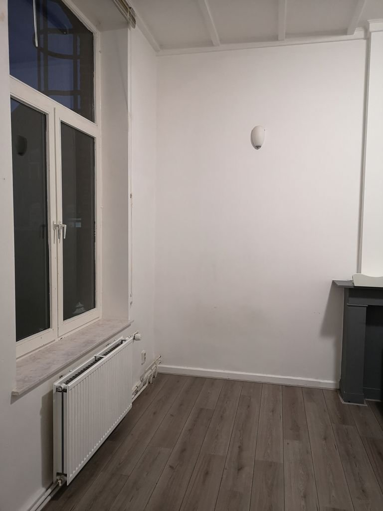 Studio in historic building near the station - Image 3