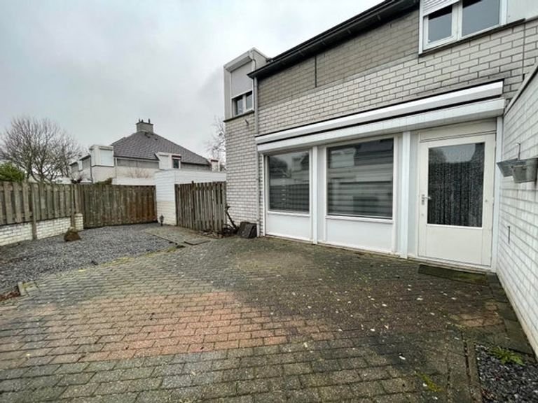 Bright family home with garden in Heugem - Image 9