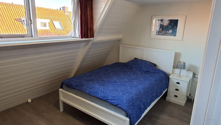 Renovated 4-bedroom house with garden - Image 6