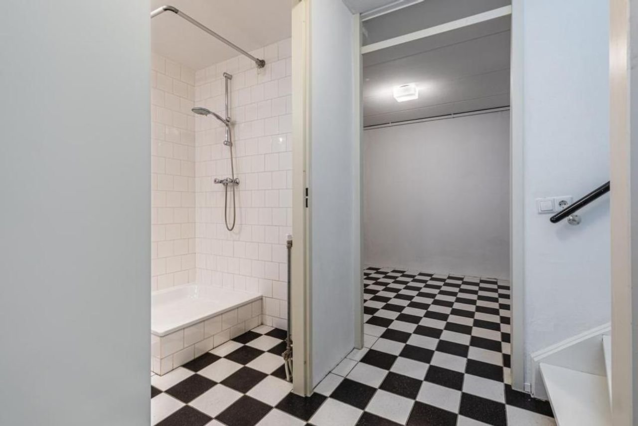 Stadsvilla van 160m² naast station Weesp - Afbeelding 13