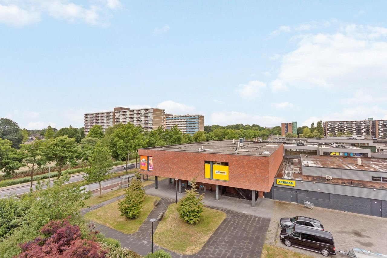 Living above the shops in Enschede - Image 5